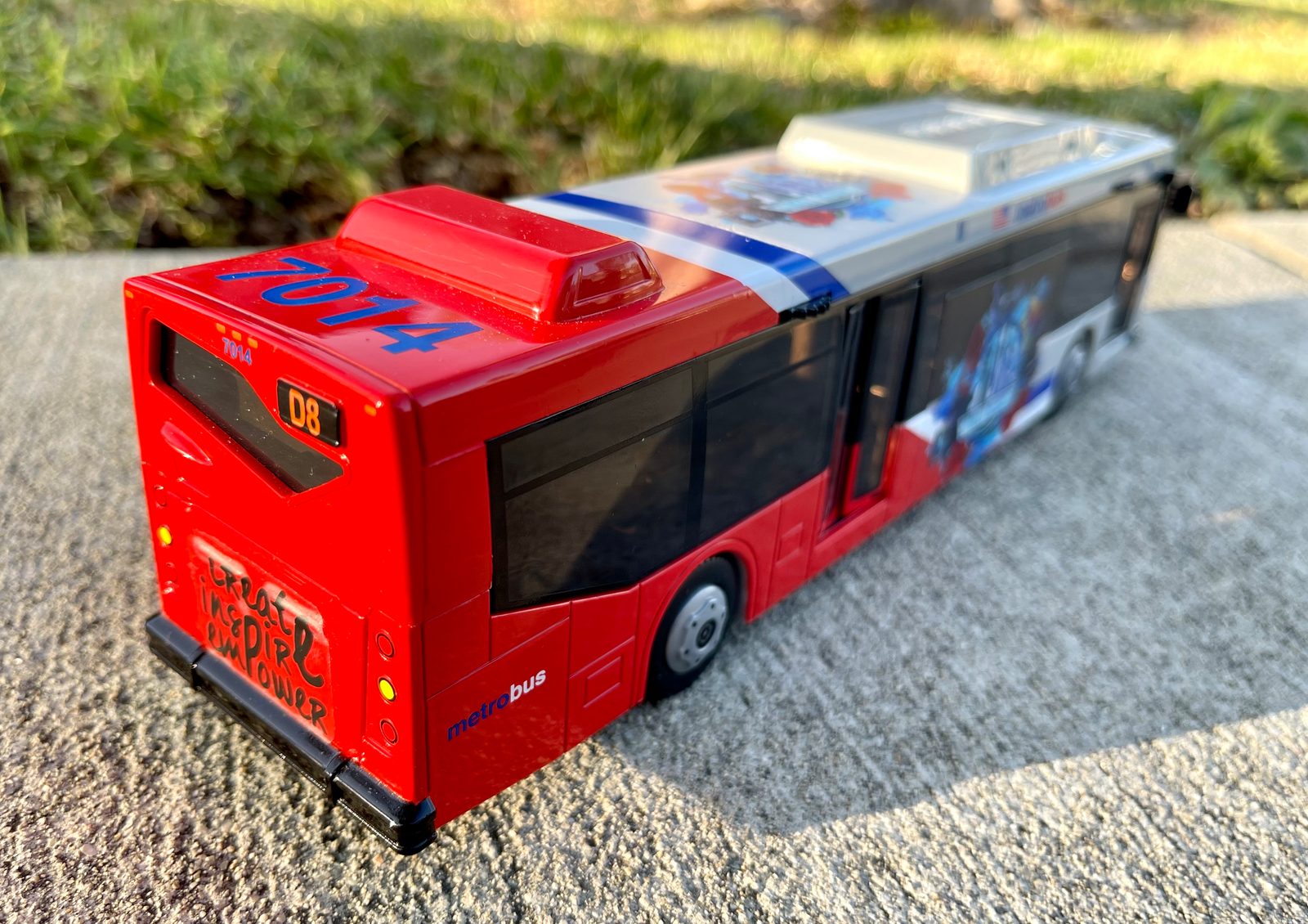 Street Rebirth Metro Bus Collectible Model Vehicle, 11 x 3 x 3.5 Inches