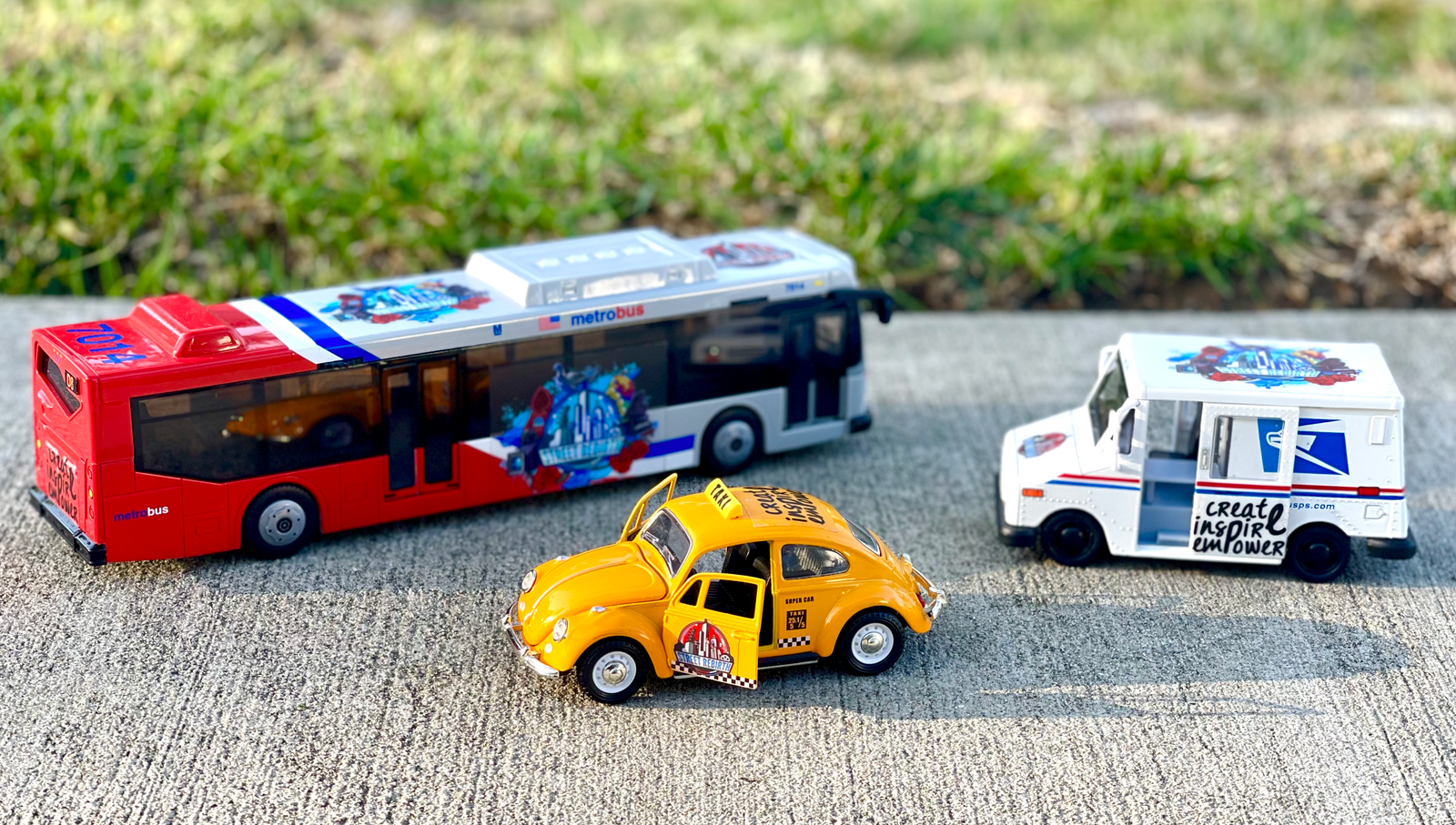 Street Rebirth Metro Bus Collectible Model Vehicle, 11 x 3 x 3.5 Inches
