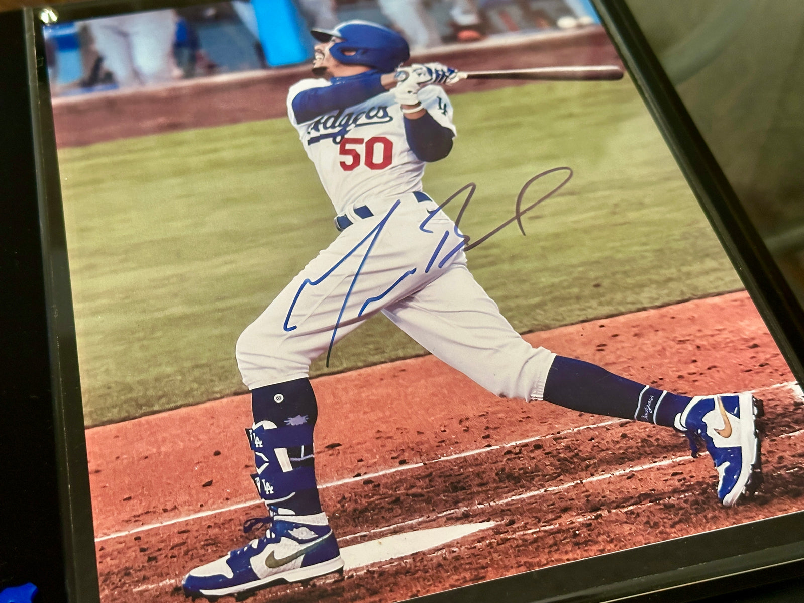 Mookie Betts Signature Plaque – Handmade Metal Dodgers Collectible w/ Layered Baseball, #50 Cut Metal, Dodgers Logo & Card Case