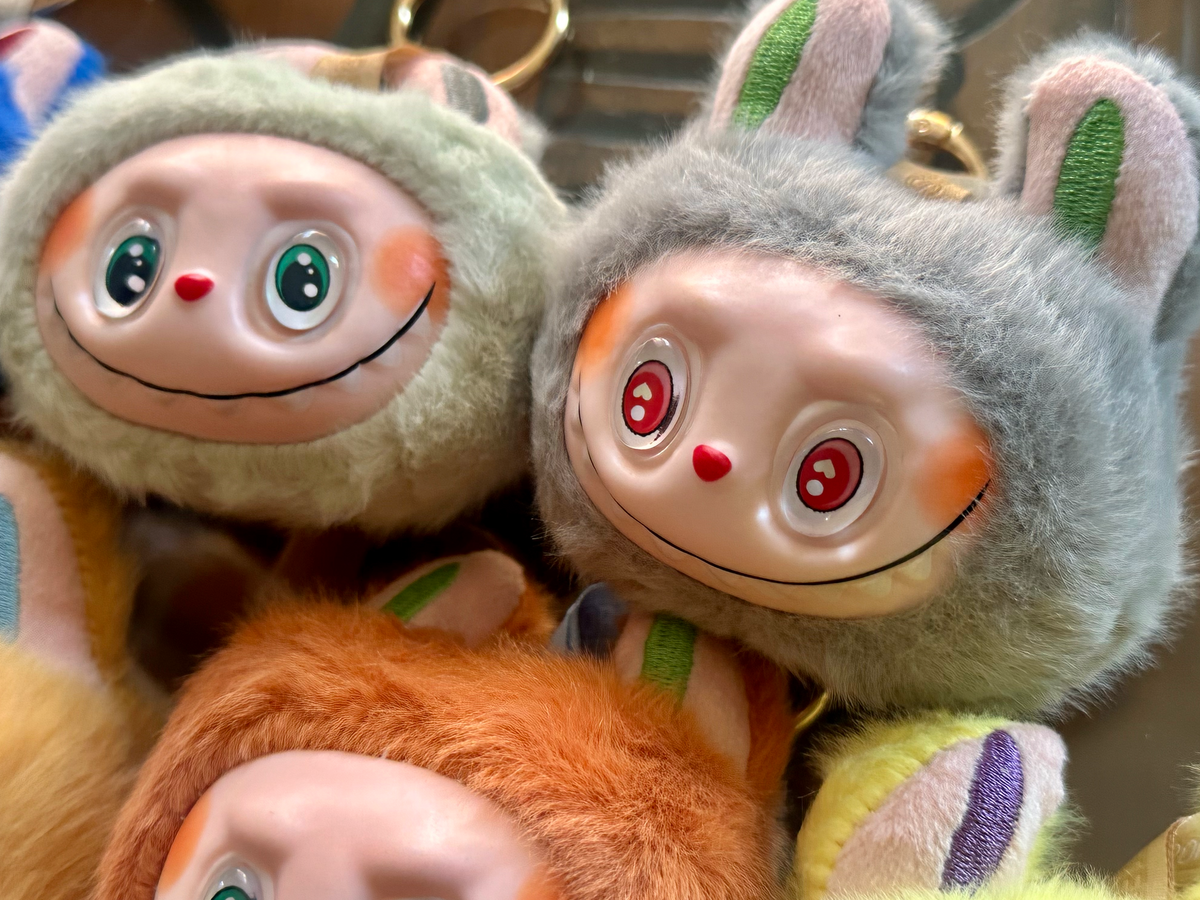 Singing Fluffy Labubu Bunny Keychains – 10 Colors – Cute Collectible Plush Charms (4” x 3.5”)