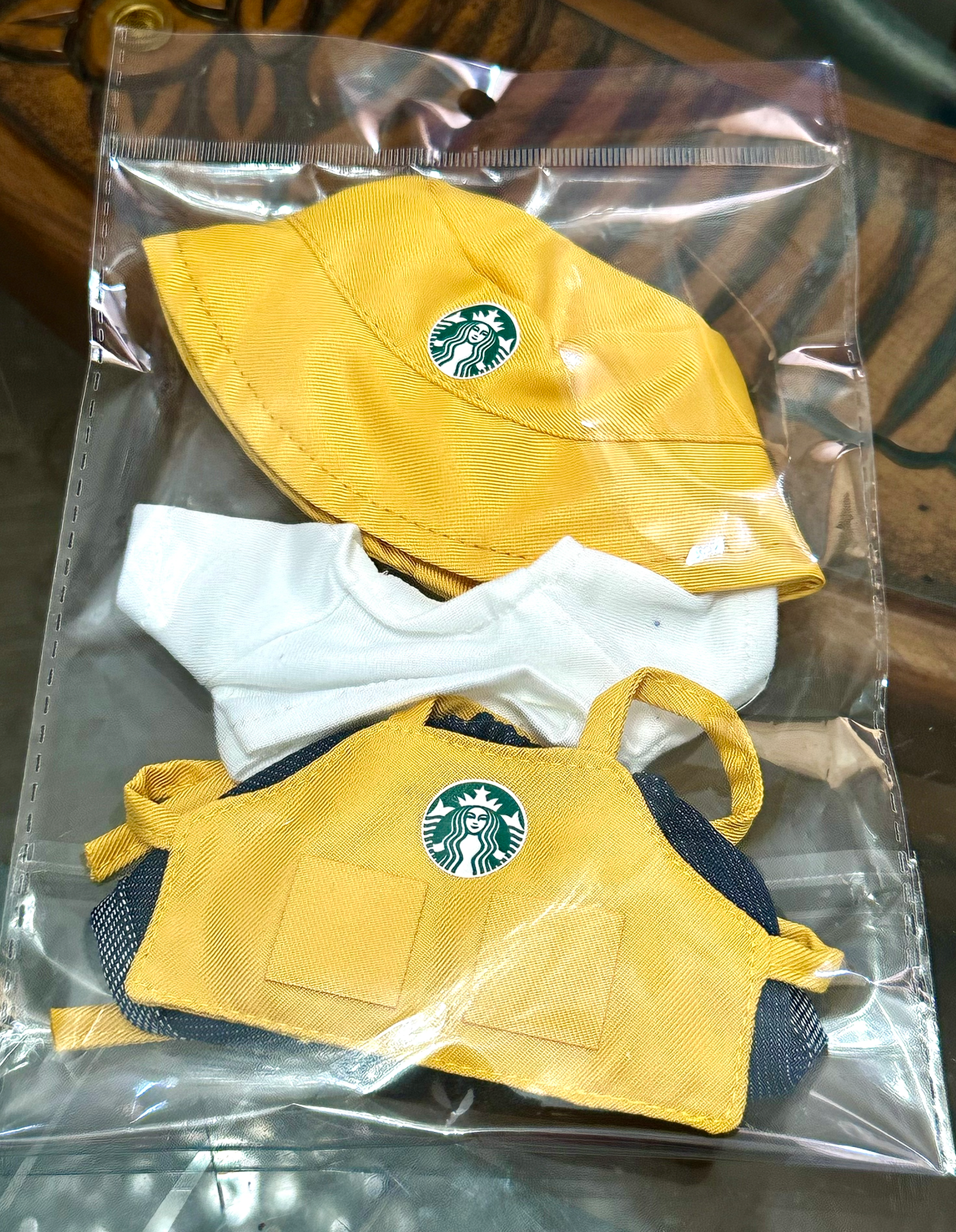 Labubu Outfit – Starbucks-Inspired Barista Set (Labubu Not Included)