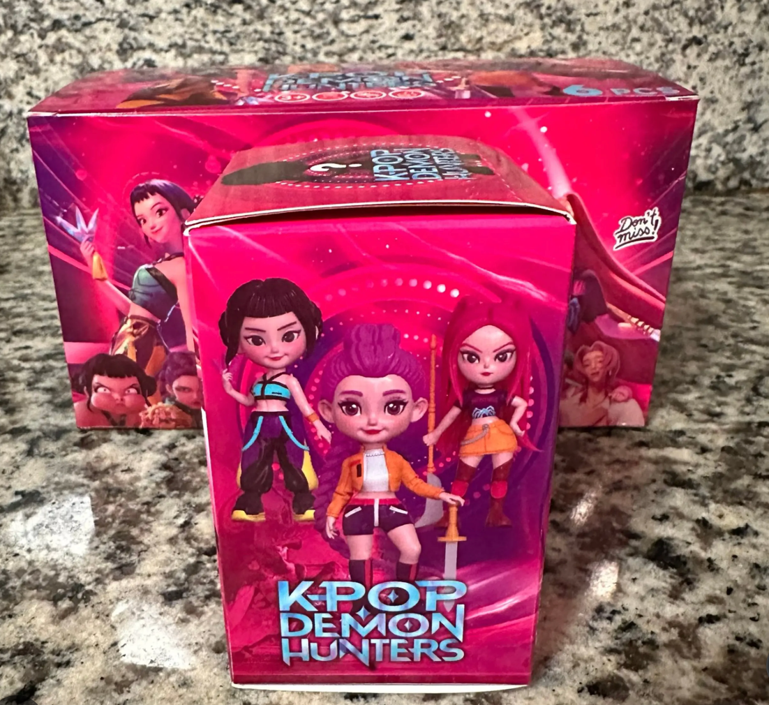 KPOP Demon Hunters Mystery Keychain – Blind Box Collectible | Anime Idol Key Ring | HuntrX K-pop Girl Group