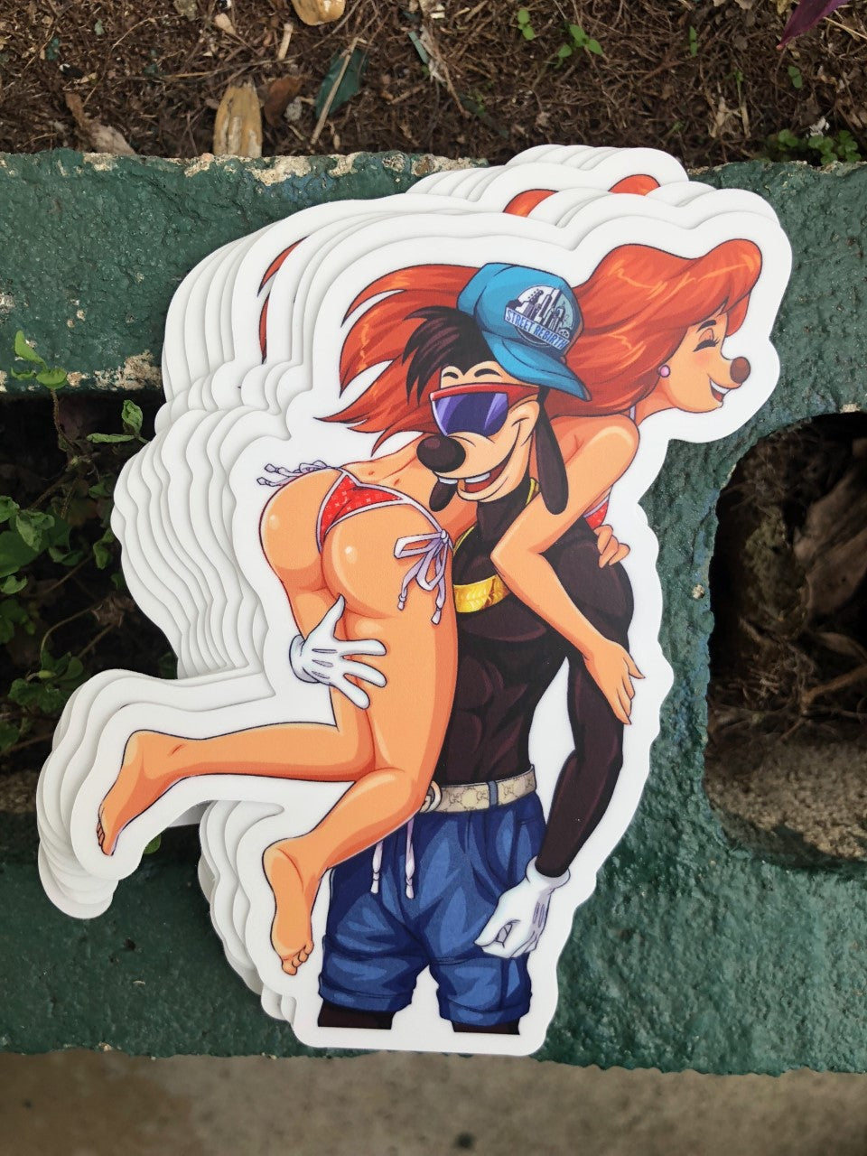 Max and Roxanne Beach Romance Vinyl Sticker – A Playful and Romantic Summer Scene